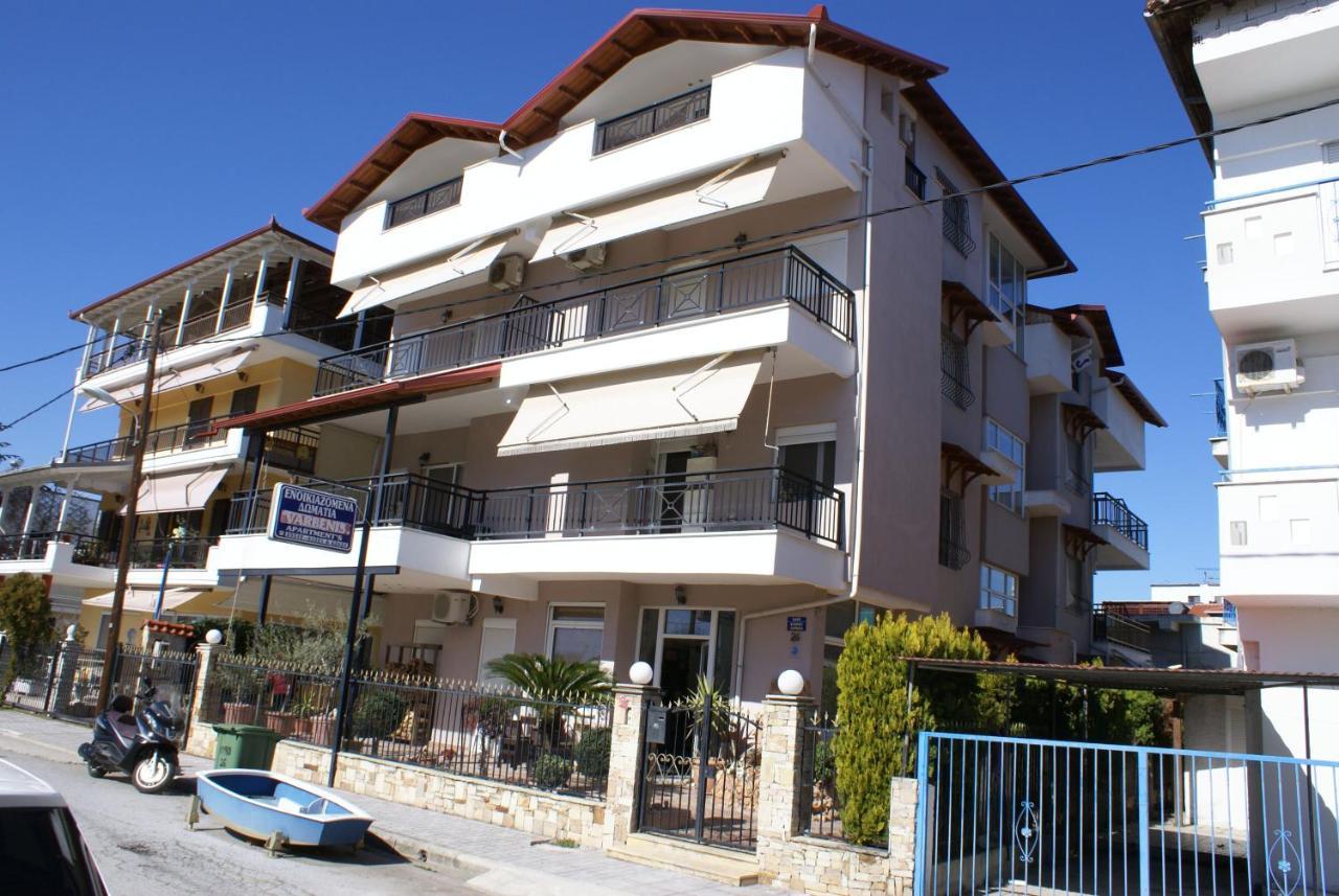 Varbenis Studios Paralía Buitenkant foto